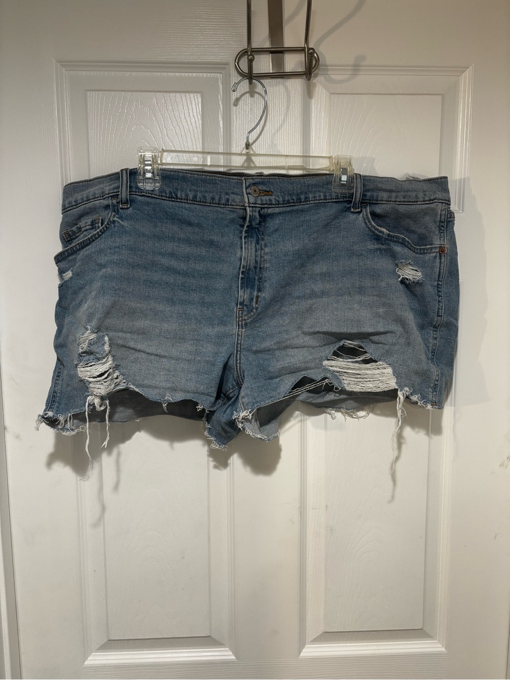 OLD NAVY Mid Rise Boyfriend Distressed Light Blue Denim Women’s Shorts